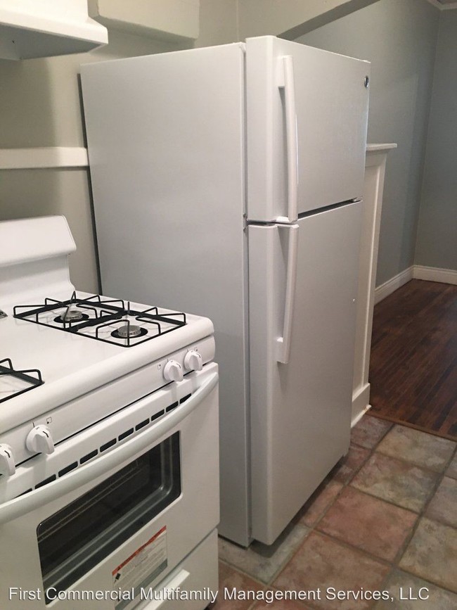 Building Photo - 1 br, 1 bath Apartment - 1241 S. Lewis Place