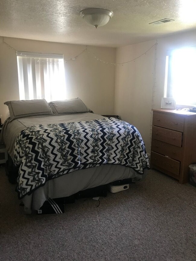 Building Photo - 423 S State St