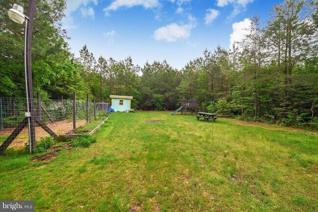 Building Photo - 19524 Dyson Wy