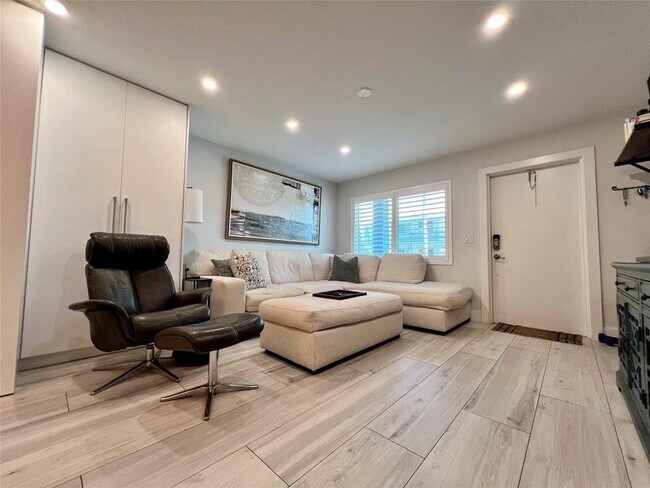 Foto del edificio - 2115 NE 37th Dr