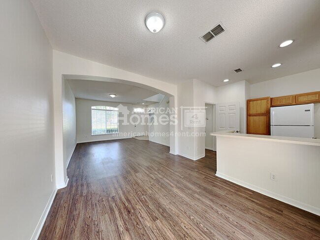 Building Photo - 2112 Island Walk Drive