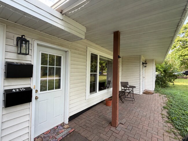 Foto del edificio - 4219 Oak Drive Ln