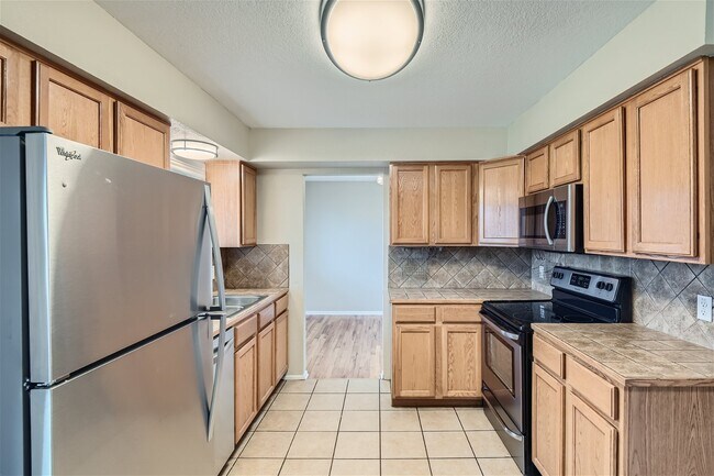 Building Photo - 2772 S Saulsbury St