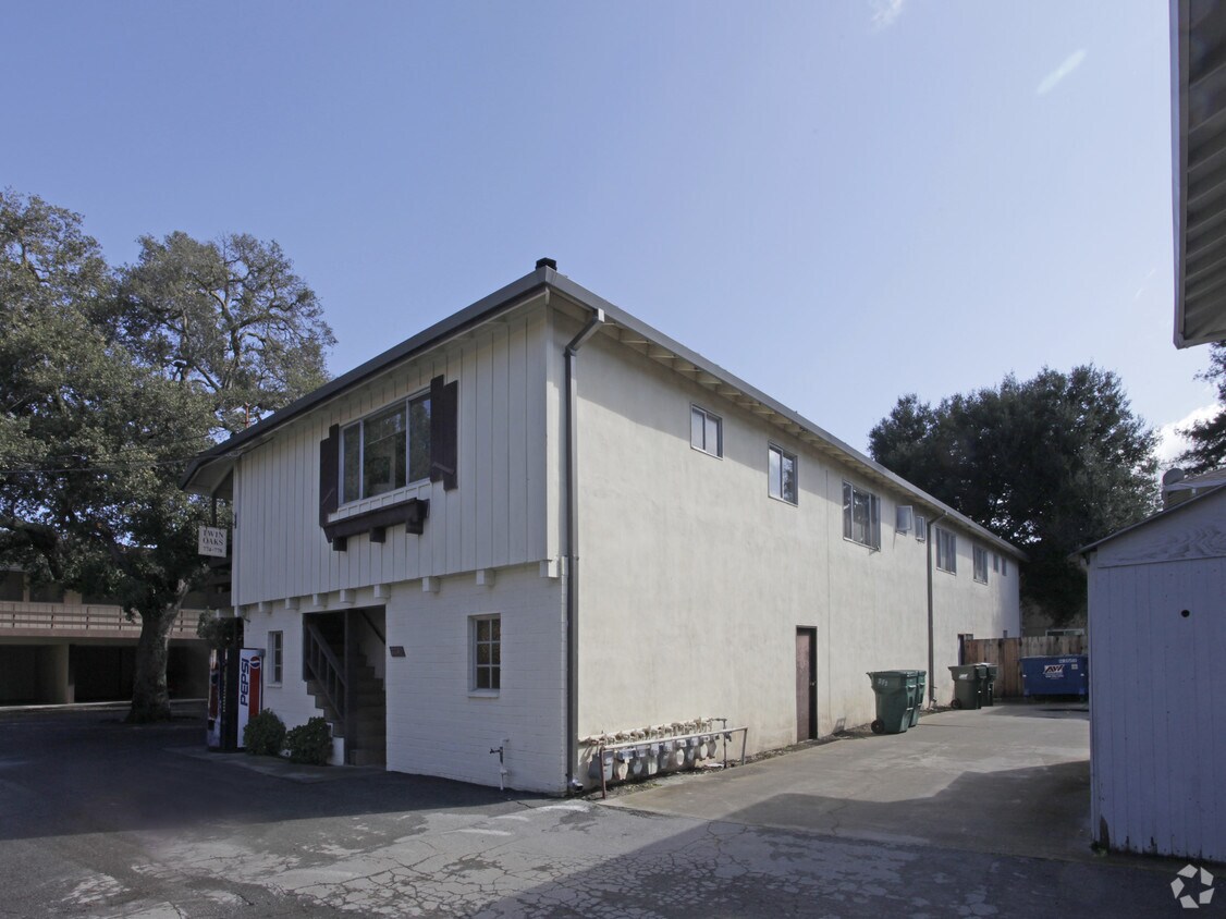 Foto del edificio - Twin Oaks Apartments