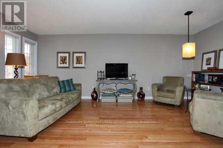 Building Photo - 6119 Clover Ridge Crescent