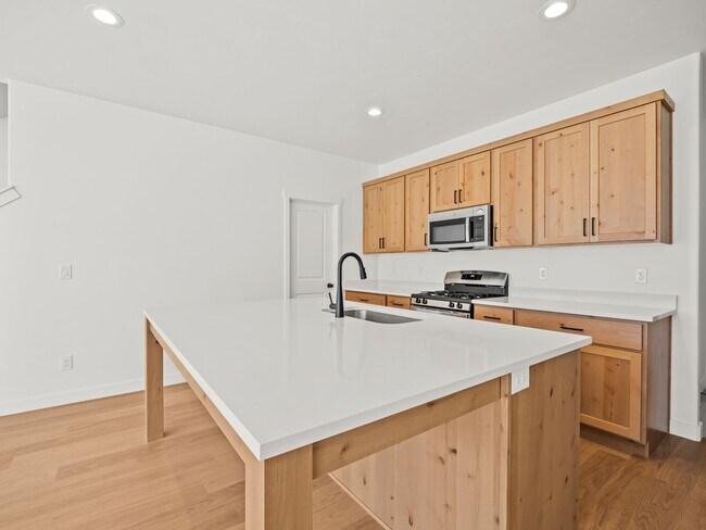 Foto del edificio - Beautiful 3-bedroom, 2.5-bath townhome