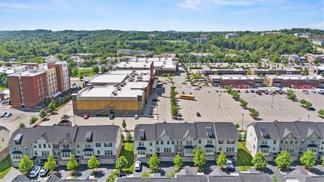 Building Photo - 874 Beacon Ln