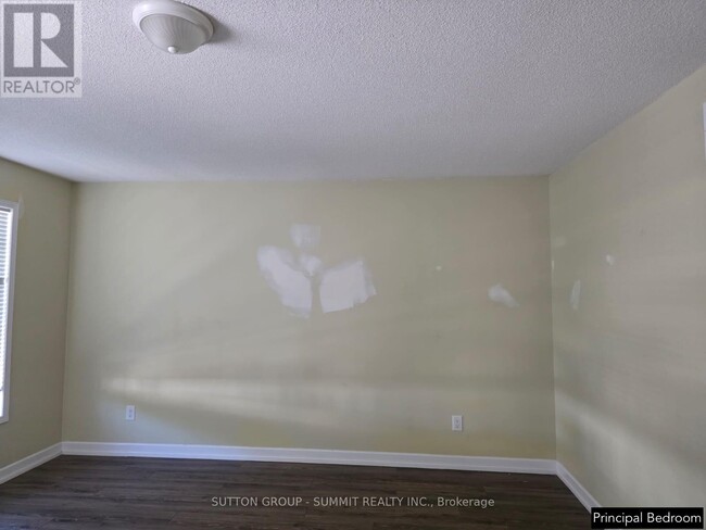 Building Photo - 329 Edgehill Dr