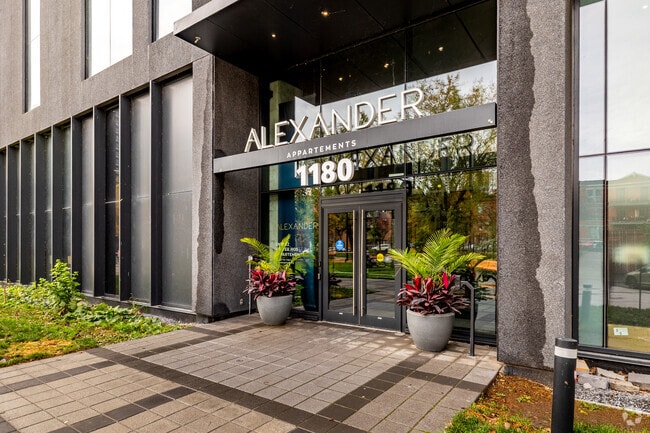 Building Photo - Alexander Appartements