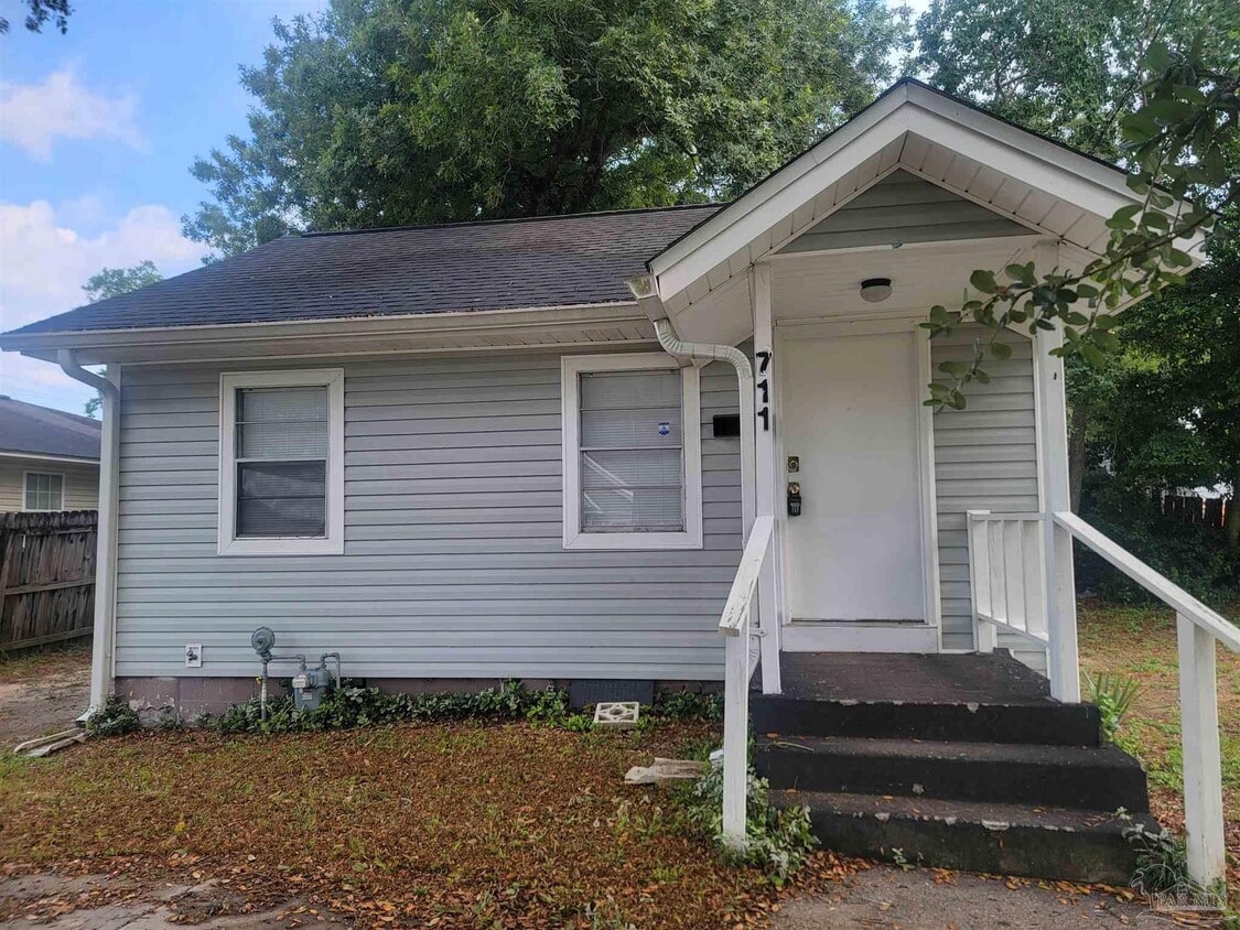 Primary Photo - 711 W Gregory St