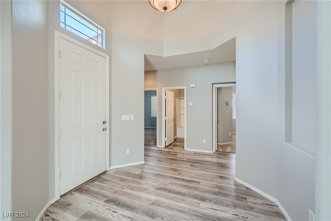 Foto principal - 3909 Glenora Falls St