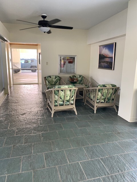 Building Photo - Waikiki Twin Towers - Great location in he...