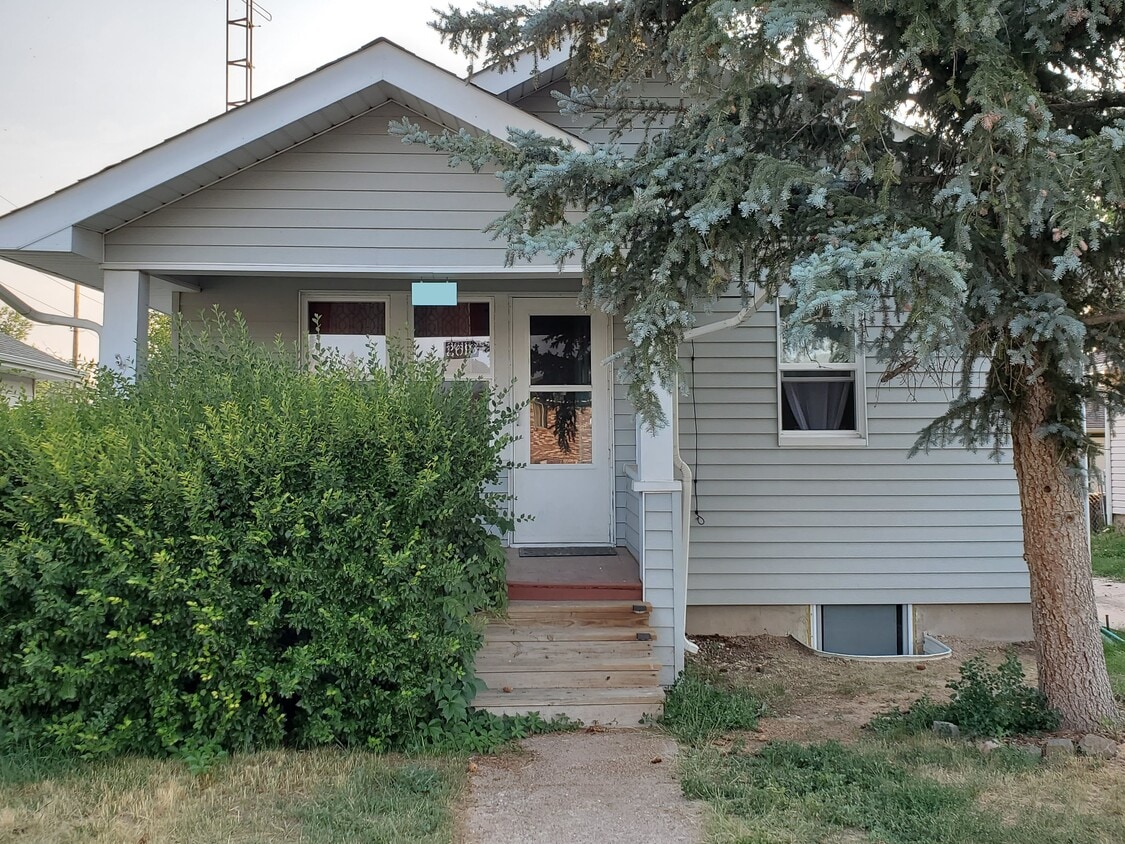 Primary Photo - 2618 Maxwell Ave