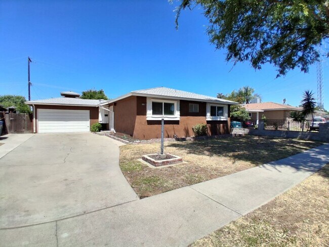 Foto del edificio - 1419 N Winery Ave