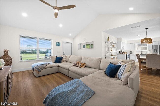 Foto del edificio - 738 95th Ave N