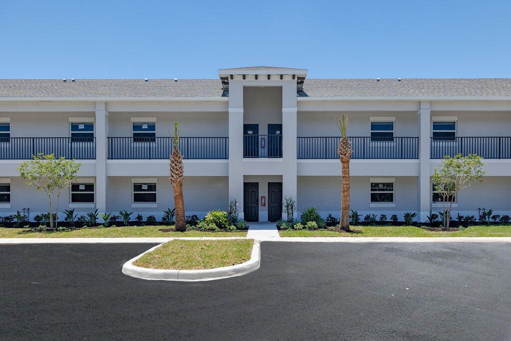 Foto principal - 1830 Nebraska Ave