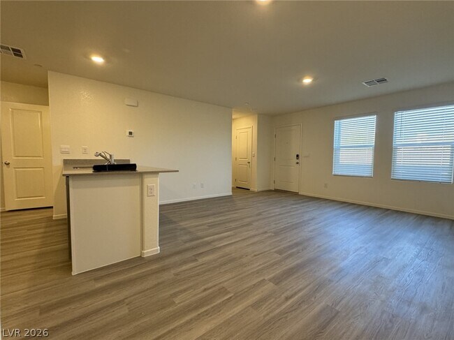 Building Photo - 5012 Apple Mesa Ave