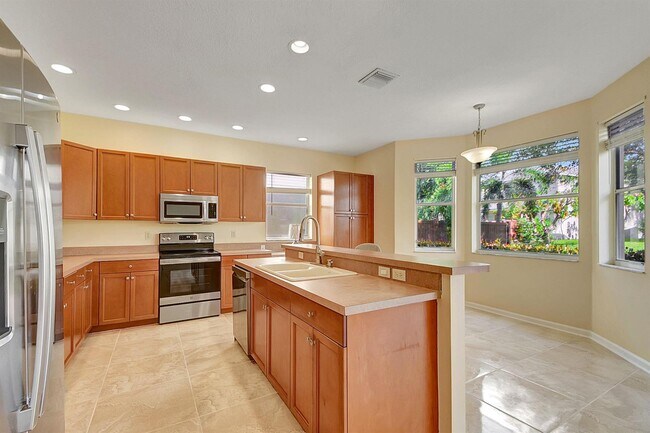 Building Photo - 2527 Sawyer Ter