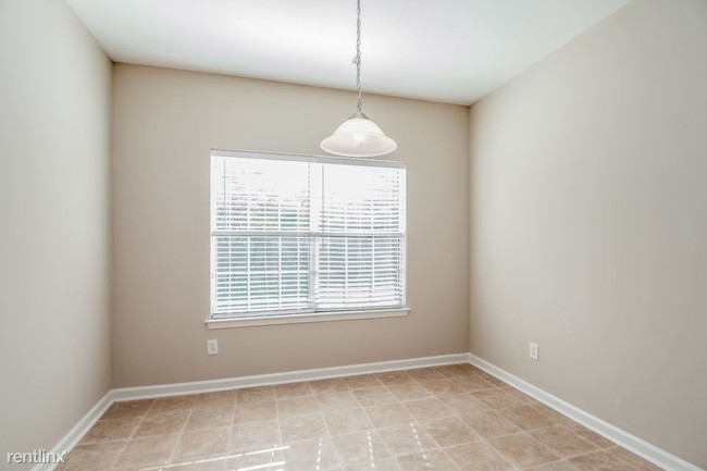 Building Photo - 1127 Watercourse Way