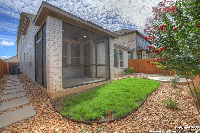 Building Photo - 1652 Gruene Pass