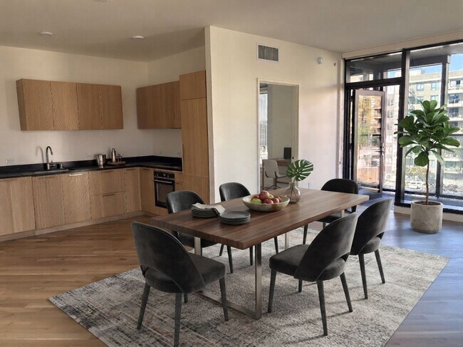 Interior Photo - Sky Hollywood