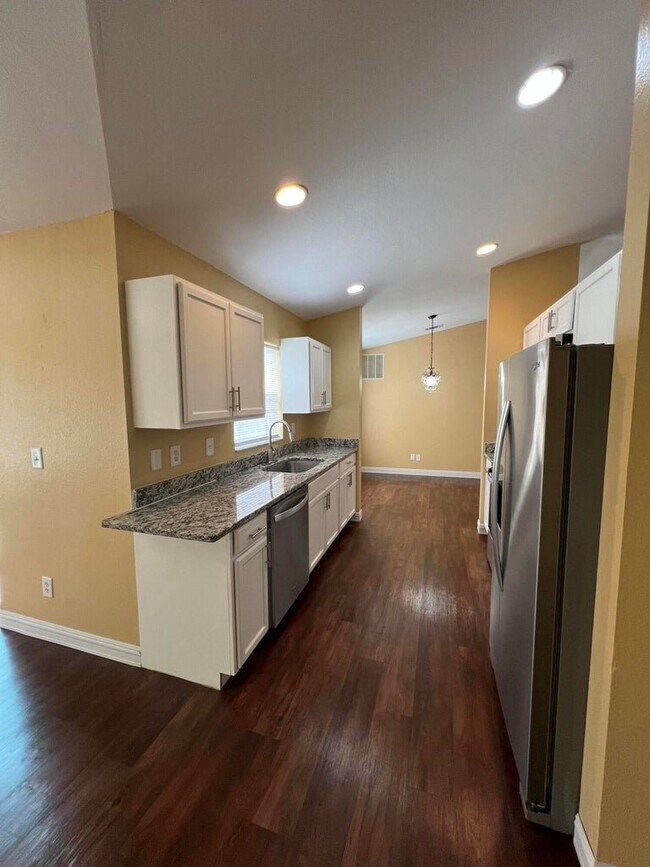 Foto del edificio - 216 SE Eyerly Ave