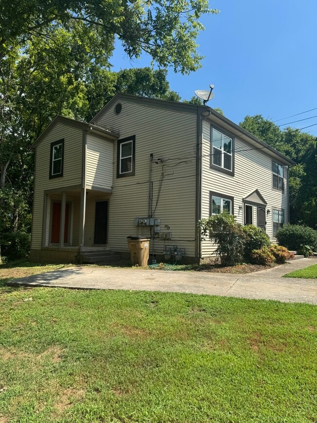 Building Photo - 1310 Ewing Creek Dr