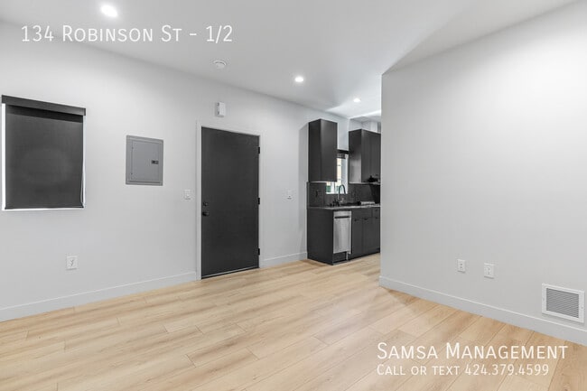 Foto del edificio - 134 Robinson St