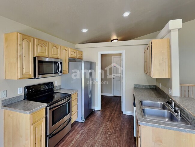 Building Photo - 1449 S 2490 E