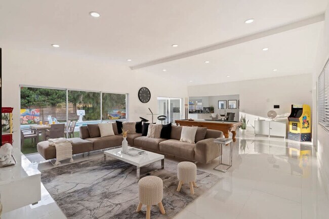 Foto del edificio - 20010 Highland Lakes Blvd