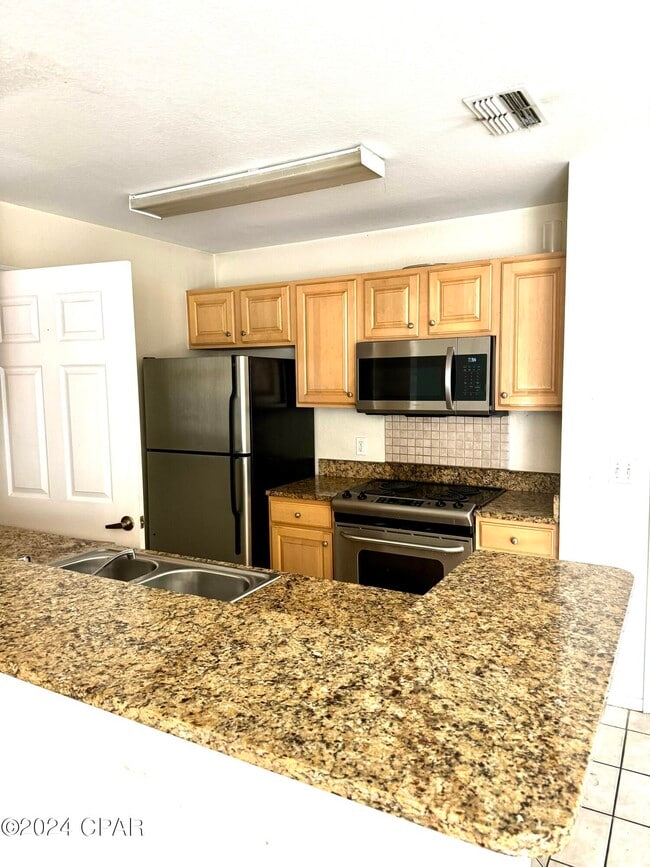 Building Photo - 1602 Cape Cod Dr