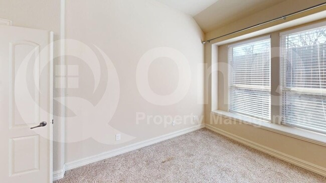 Building Photo - 1006 Jamal Dr