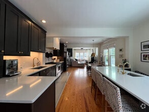 Building Photo - 4003 Park Ave