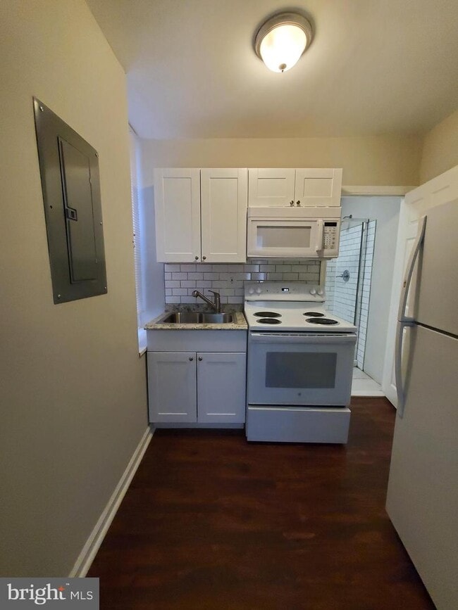 Building Photo - 1464 N 52nd St