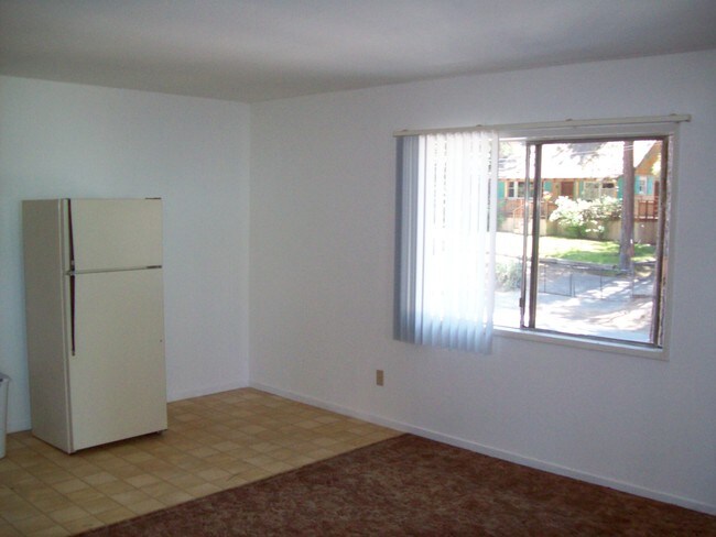 Building Photo - 3741 Aspen Ave