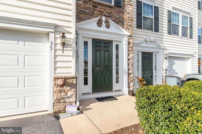 Foto del edificio - 35 Tuxford Ln