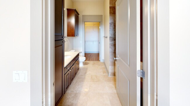 Interior Photo - TEN20