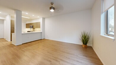Interior Photo - Island Square