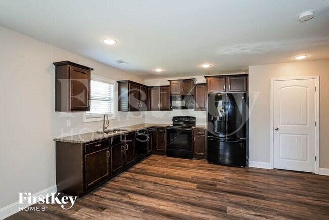 Foto del edificio - 2352 Pea Ridge Rd