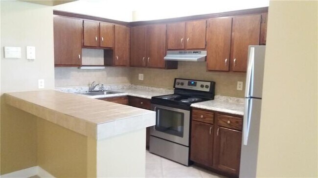 Foto del edificio - 5501 Courtyard Dr