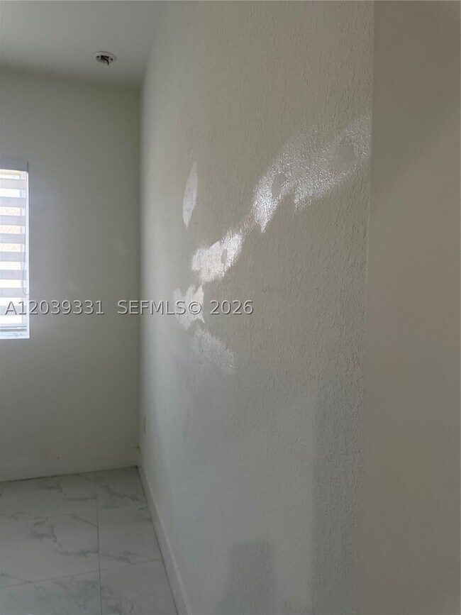 Building Photo - 6410 SW 139th Ave