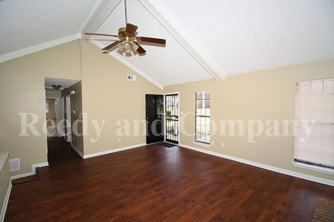 Foto del edificio - 6674 Chauncey