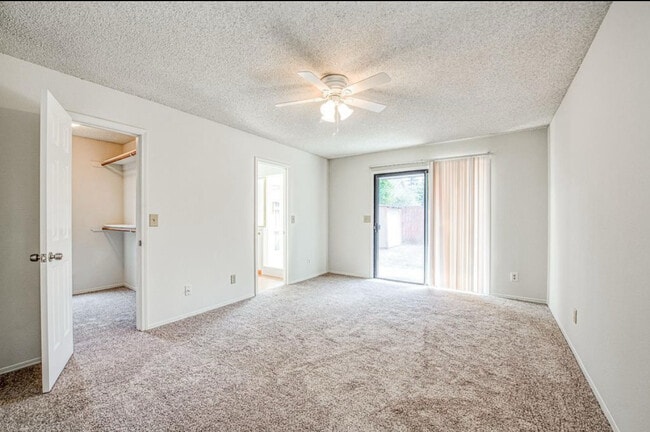 Building Photo - 6376 N Forestiere Ave