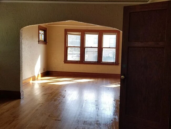 Foto del edificio - 228 E Smith St