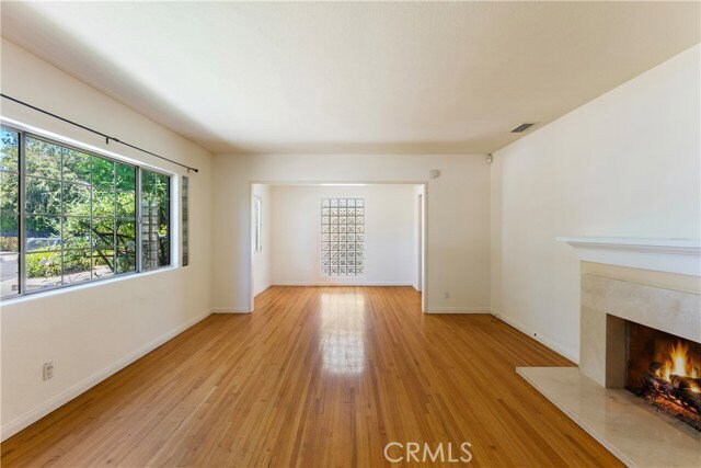 Foto del edificio - 4722 Ventura Canyon Ave