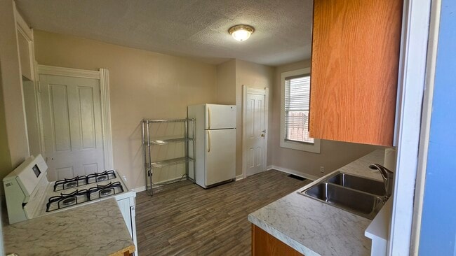 Cocina de la unidad 4 - 901 N 8th St