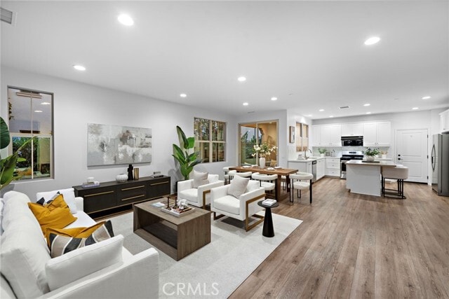 Building Photo - 111 Henson