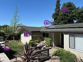 Building Photo - 790 Solana Dr