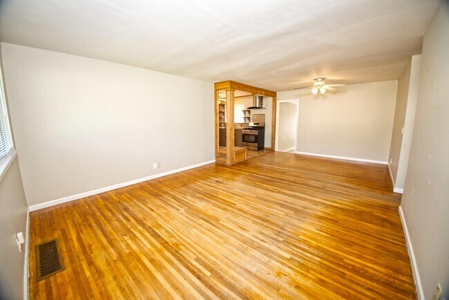 Building Photo - 2713 S Norwood Ave