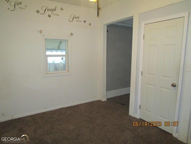 Building Photo - 4048 Kemper Ave